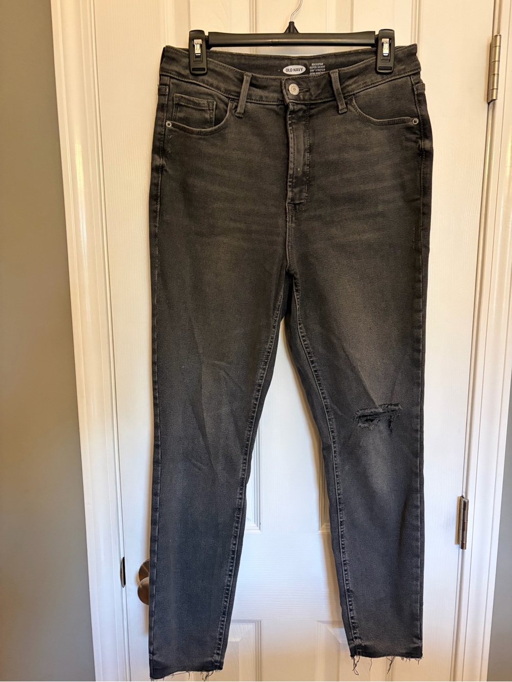 Old Navy High-Rise Black Distressed Skinny Jeans